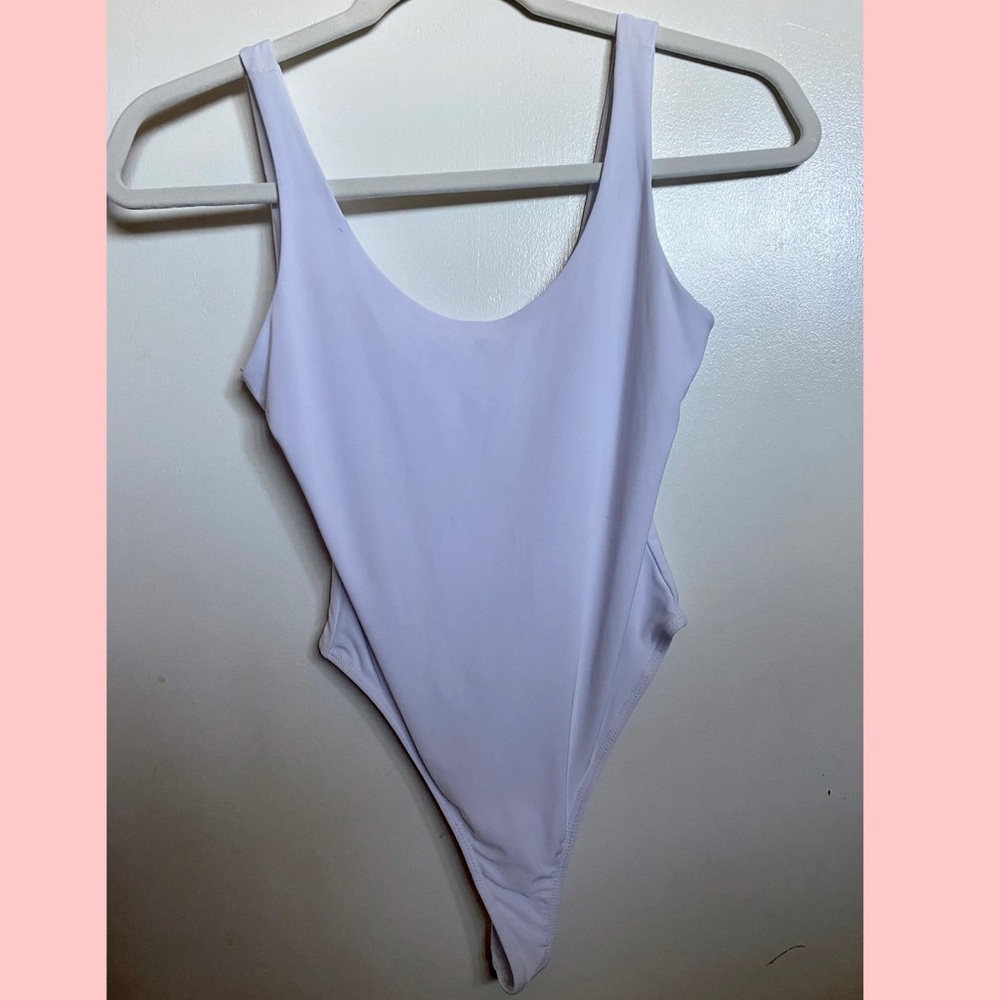 White Sleeveless Bodysuit🤍